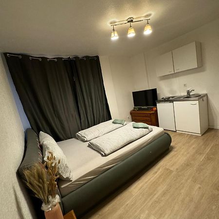 Moebliertes Zimmer Mit Tv, Internet & Kompletter Ausstattung In Bonn-Mehlem Buitenkant foto