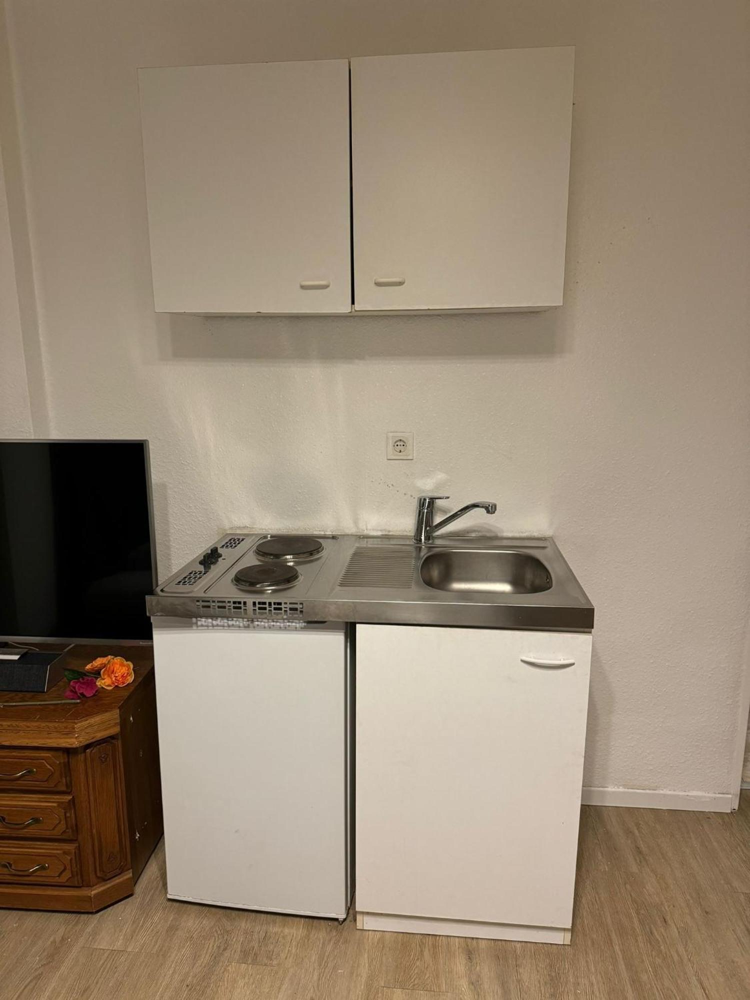 Moebliertes Zimmer Mit Tv, Internet & Kompletter Ausstattung In Bonn-Mehlem Buitenkant foto