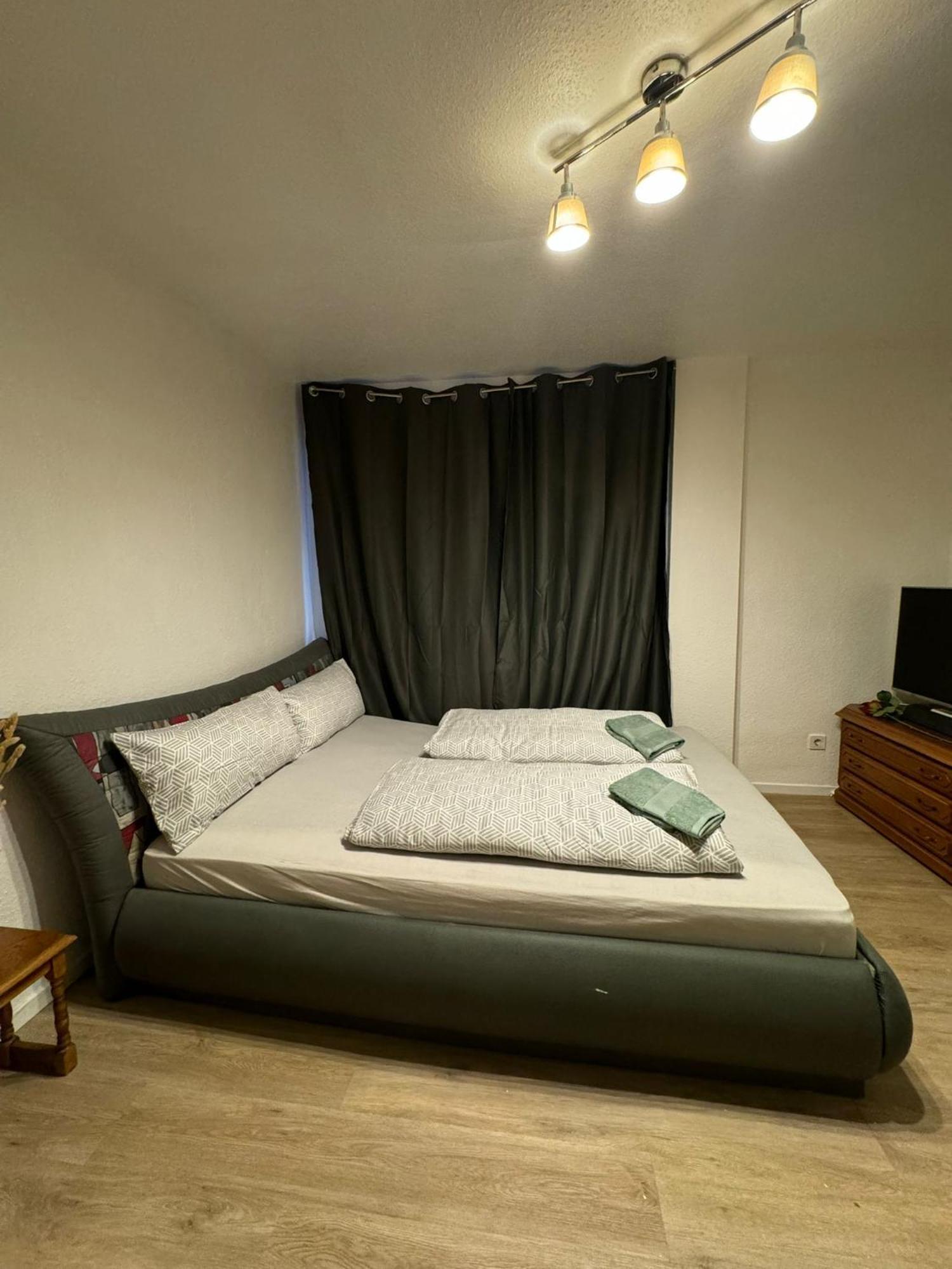 Moebliertes Zimmer Mit Tv, Internet & Kompletter Ausstattung In Bonn-Mehlem Buitenkant foto