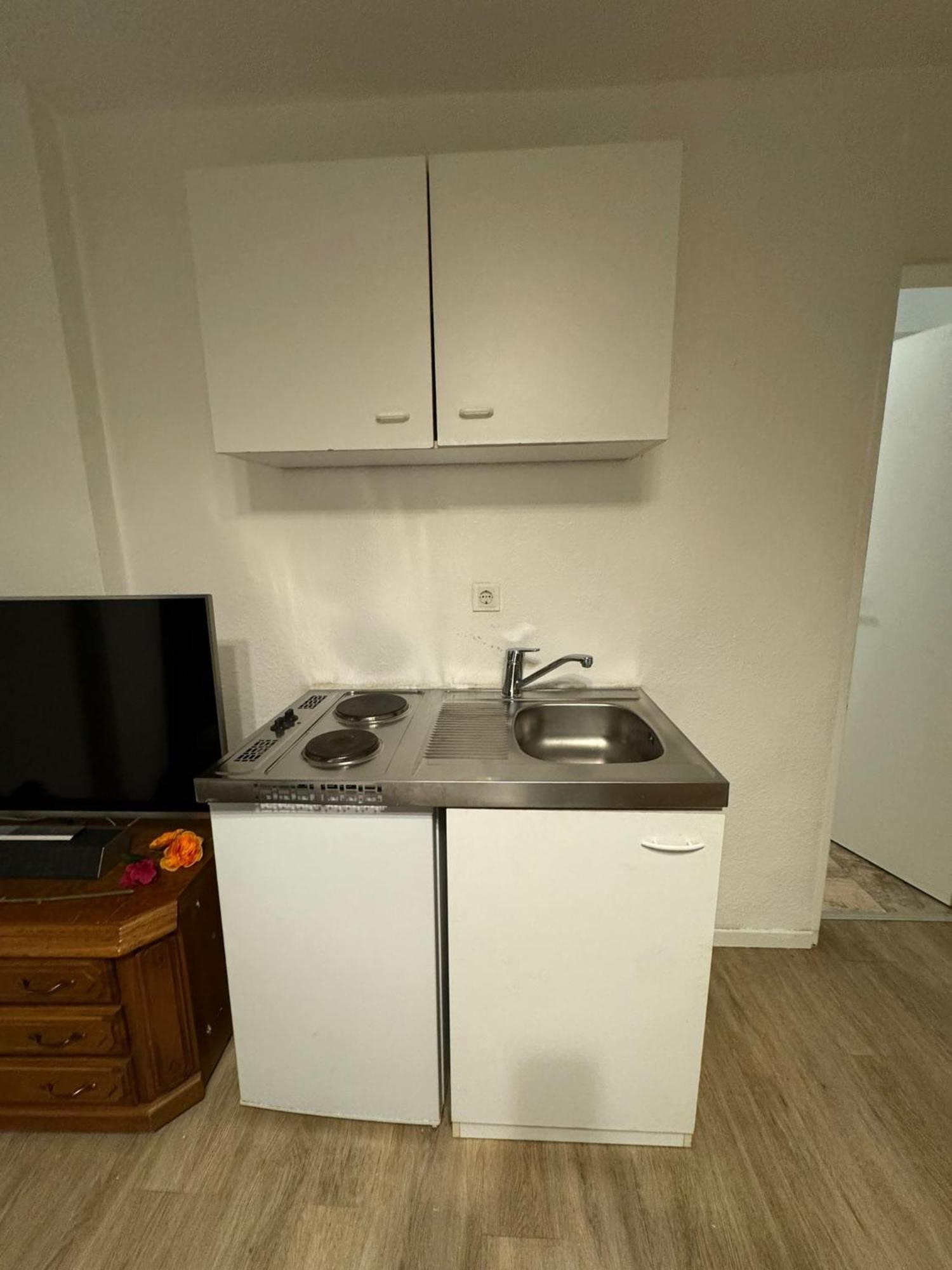 Moebliertes Zimmer Mit Tv, Internet & Kompletter Ausstattung In Bonn-Mehlem Buitenkant foto
